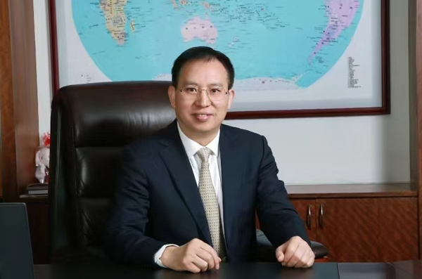 交通銀行黨委委員、副行長周萬阜接受人民網(wǎng)記者采訪。受訪者供圖