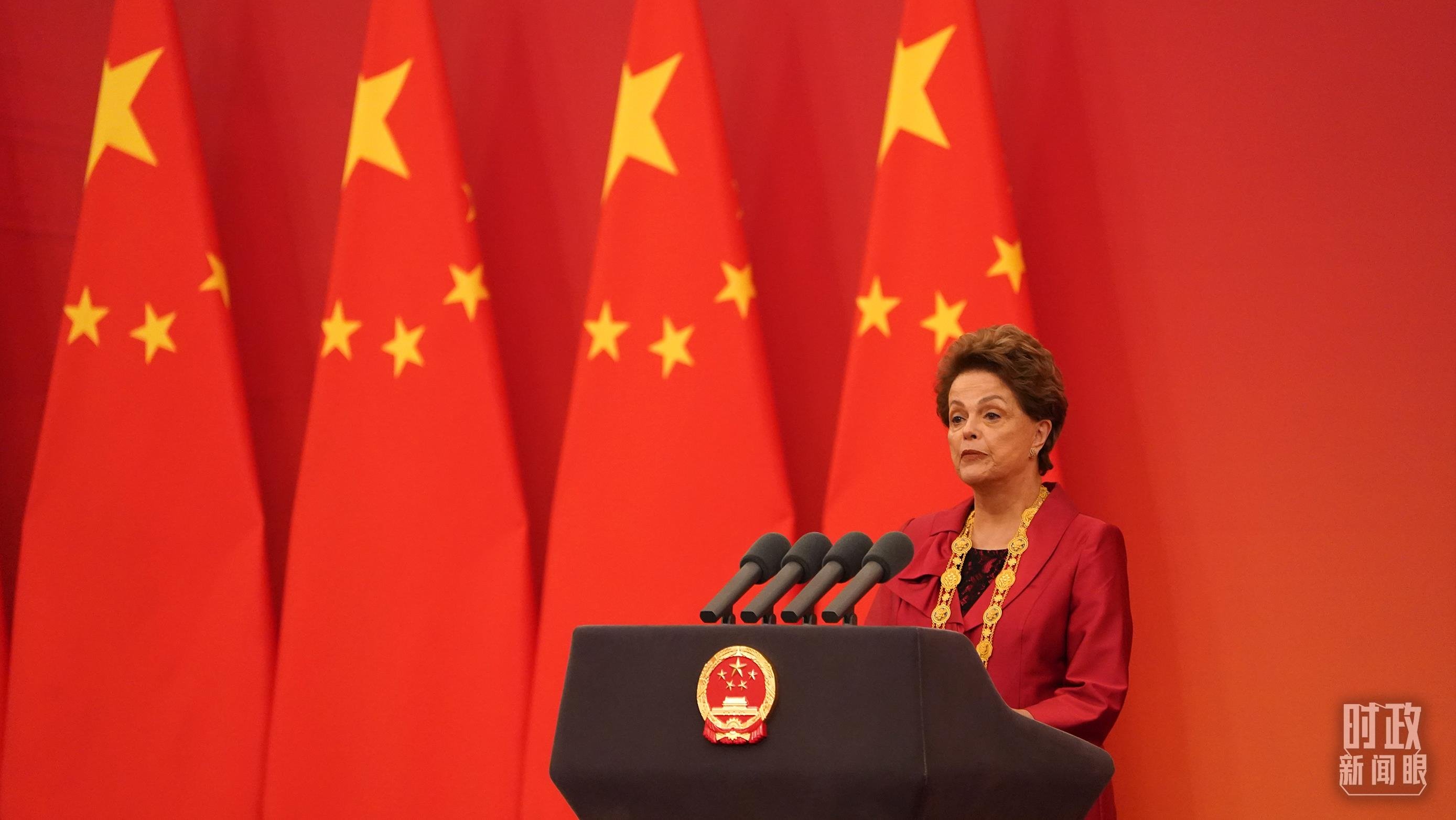 “友誼勛章”獲得者迪爾瑪·羅塞芙在頒授儀式上發(fā)言。（總臺記者李晉拍攝）