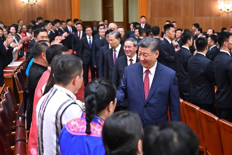 2024年9月29日晚，慶祝中華人民共和國成立75周年音樂會(huì)在京舉行。習(xí)近平總書記等黨和國家領(lǐng)導(dǎo)人，同3000多名觀眾一起觀看演出。