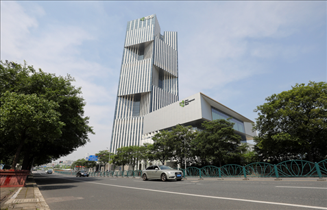這是位于上海浦東新區(qū)世博園區(qū)的新開發(fā)銀行總部大樓（2022年6月17日攝）。新華社記者 方喆 攝