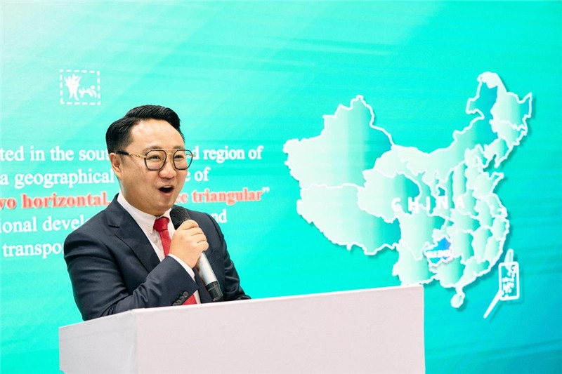 “中國館”貴州旅游推介會現(xiàn)場介紹。楊浩鵬