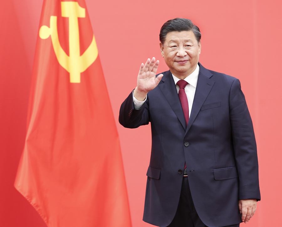 2022年10月23日，習(xí)近平在北京人民大會(huì)堂同采訪中共二十大的中外記者親切見(jiàn)面。