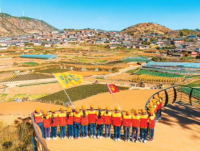 學(xué)生在攀枝花迤沙拉歷史文化主題研學(xué)基地參觀。 石 磊攝