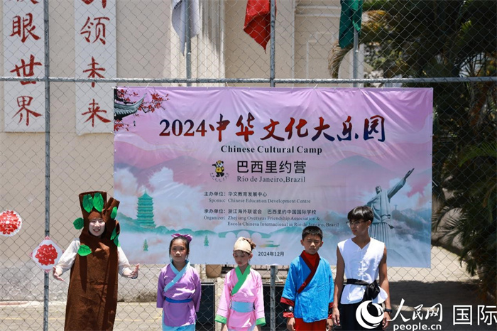 話劇《司馬光砸缸》演繹了中國家喻戶曉的兒童故事。人民網(wǎng)記者 陳海琪攝