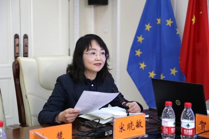 中國社會(huì)科學(xué)院歐洲研究所《歐洲研究》總編輯、中國歐洲學(xué)會(huì)秘書長宋曉敏教授主持研討會(huì)。吳迪攝