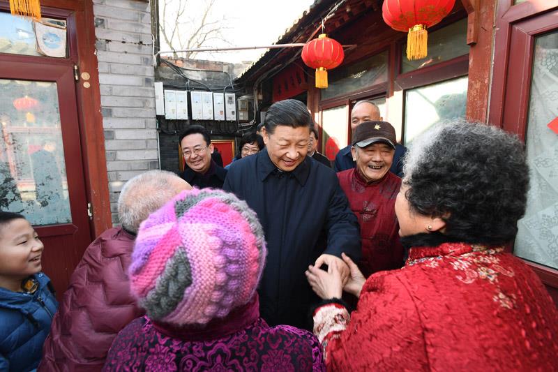 2019年2月1日，習(xí)近平總書(shū)記來(lái)到北京前門東區(qū)草廠四條胡同看望慰問(wèn)群眾。