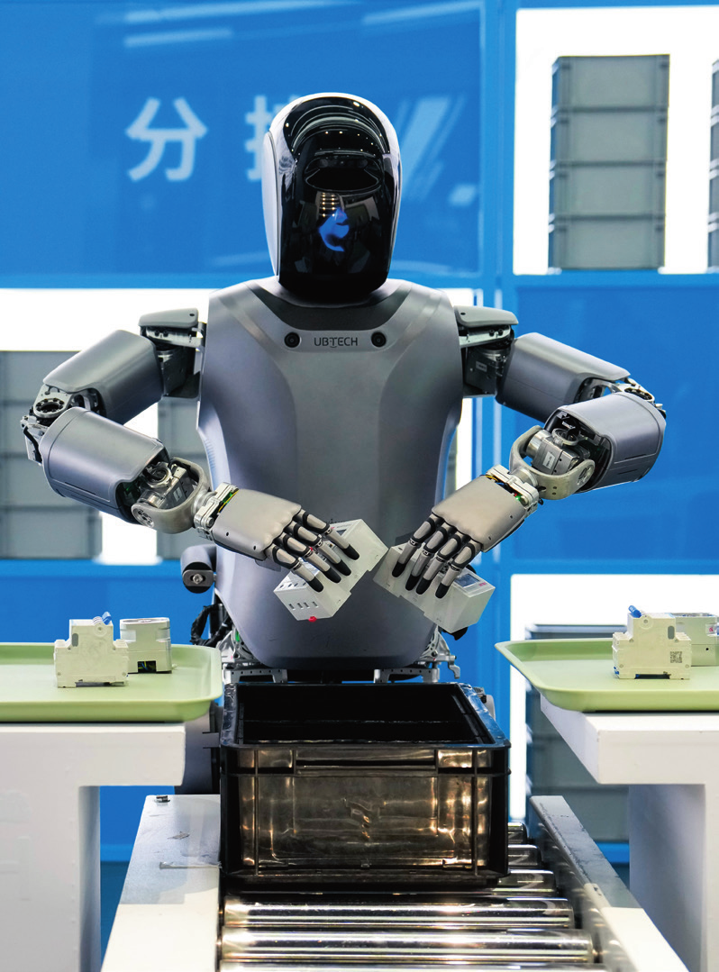 北京“機(jī)器人大世界”展示的優(yōu)必選人形機(jī)器人（2025年2月24日攝）。鞠煥宗攝/本刊