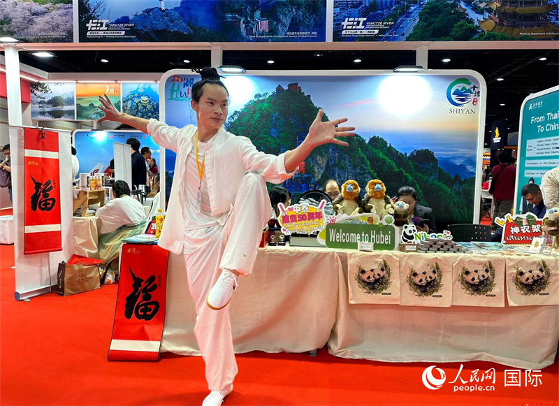 中國武當(dāng)功夫走進(jìn)東南亞，以精湛的武藝和飄逸的身姿詮釋中國武術(shù)的精髓。人民網(wǎng)記者 簡承淵攝