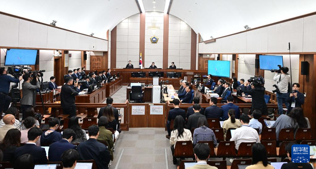 這是4月21日拍攝的韓國首爾中央地方法院庭審現(xiàn)場。新華社/紐西斯通訊社