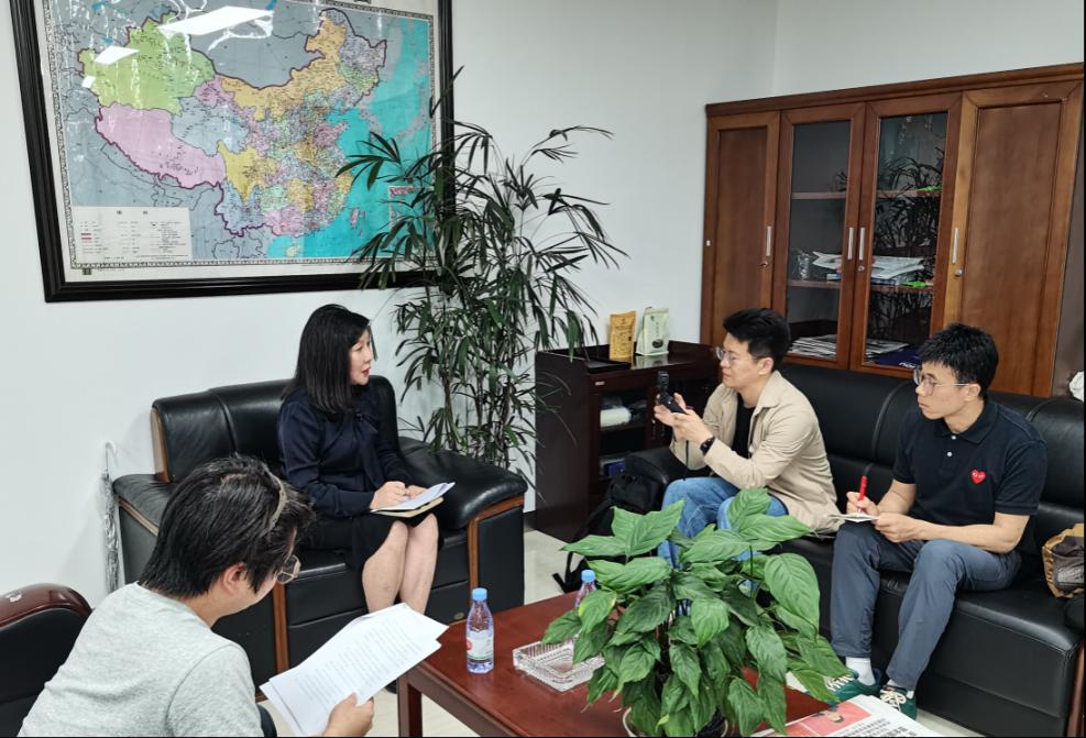 記者采訪企業(yè)跨境物流建設(shè)情況。人民網(wǎng) 孫啟凡攝