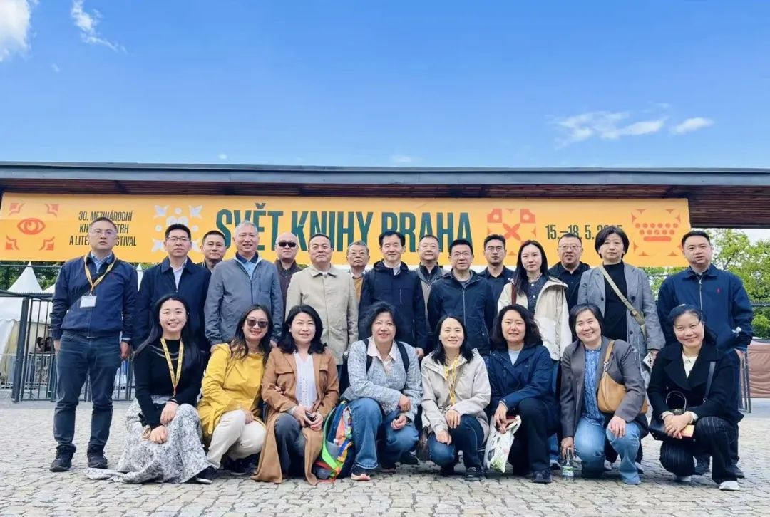 中國出版界代表團(tuán)合影。圖片均由國圖集團(tuán)供圖