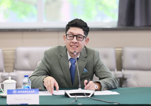 哥倫比亞教育部長丹尼爾?羅哈斯一行訪問北京航空航天大學(xué)。北航供圖