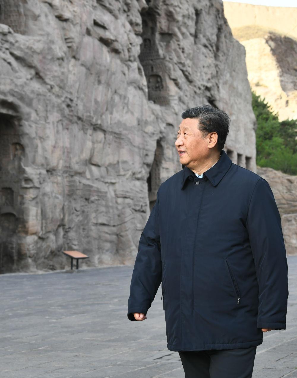 2020年5月11日，習(xí)近平總書記在山西云岡石窟實地了解歷史文化遺產(chǎn)保護情況。