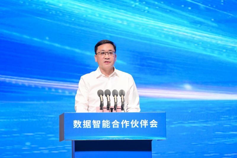 圖為河南省人民政府國有資產(chǎn)監(jiān)督管理委員會黨委委員、副主任李海峰。