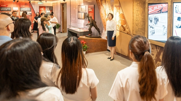 思政課現(xiàn)場。東華大學(xué)供圖