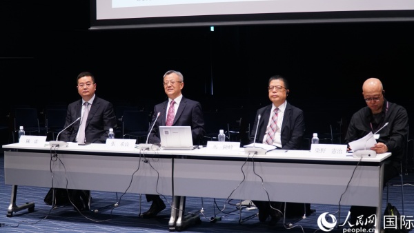 與會(huì)專家熱切交流。人民網(wǎng) 蔣曉辰攝
